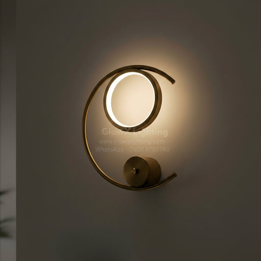 C-Frame Lamp